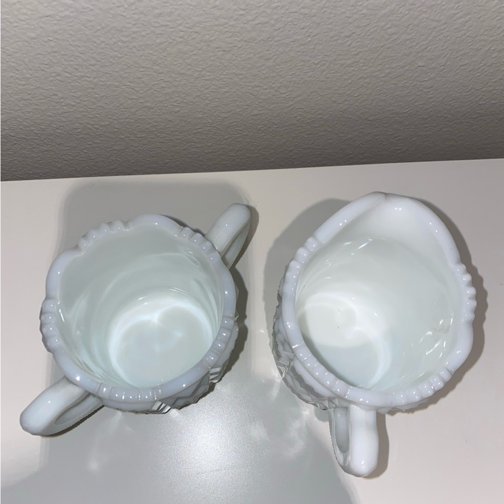 Vintage Westmoreland Milk Glass Creamer and Sugar Bowl Set Old Quilt Pattern‎ - Picture 5 of 9